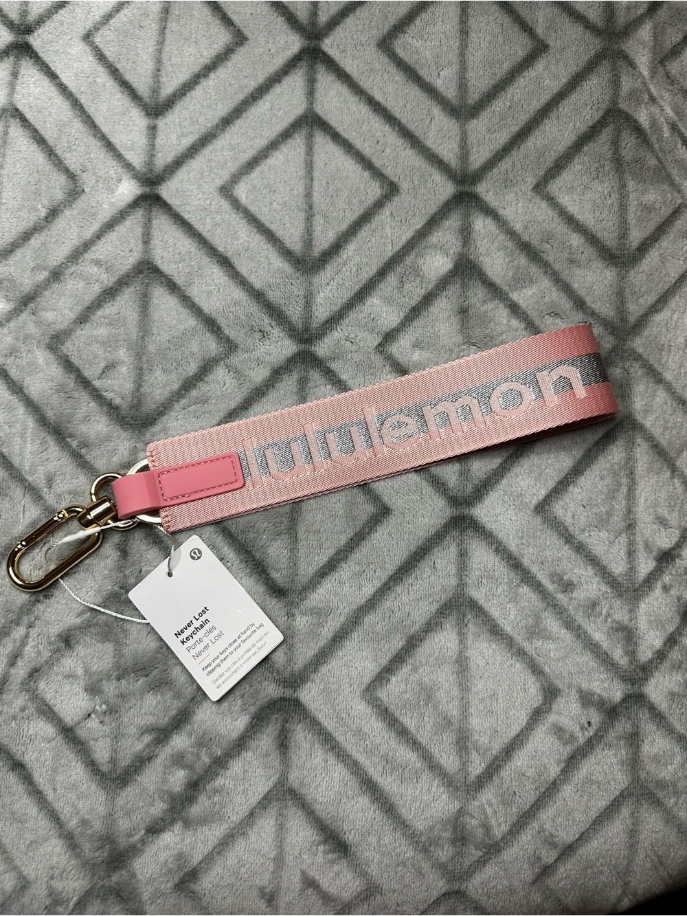 lululemon Baby Pink/Silver Never Lost Keychain🩷🩶